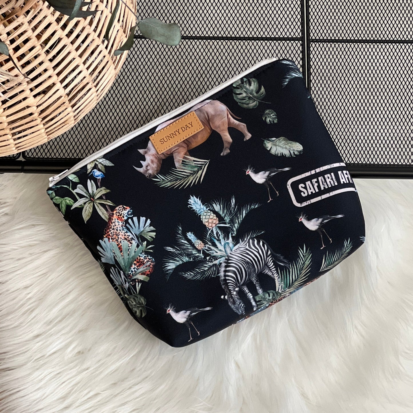 Trousse de toilette imperméable collection "Safari noir" 